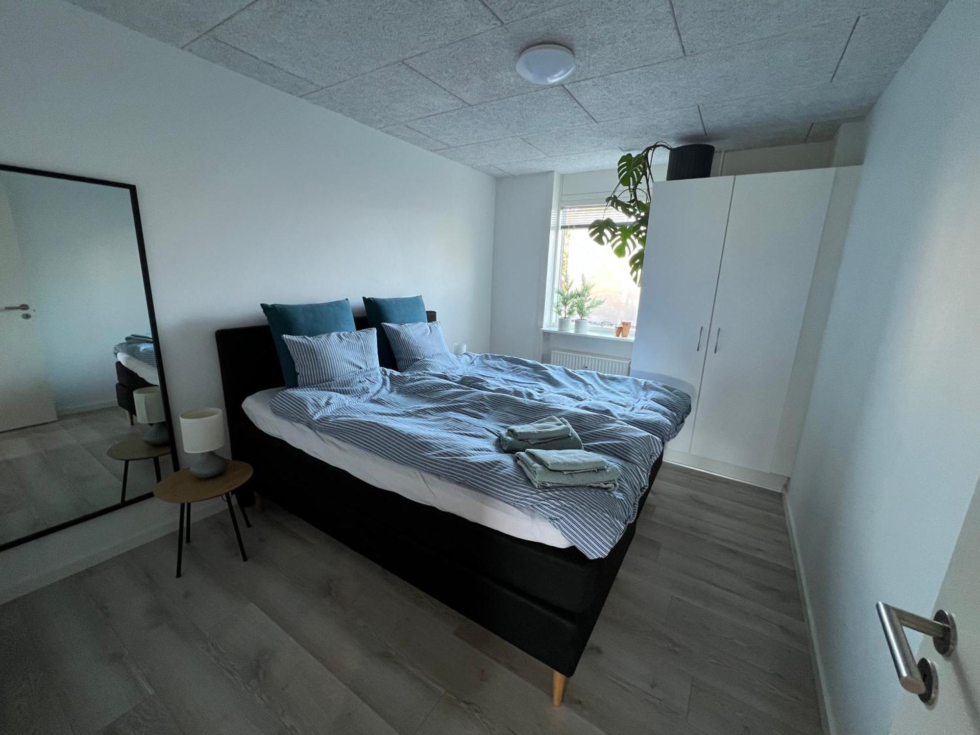 Nyrenoveret Lejlighed Med Balkon Og Parkering Esbjerg Luaran gambar