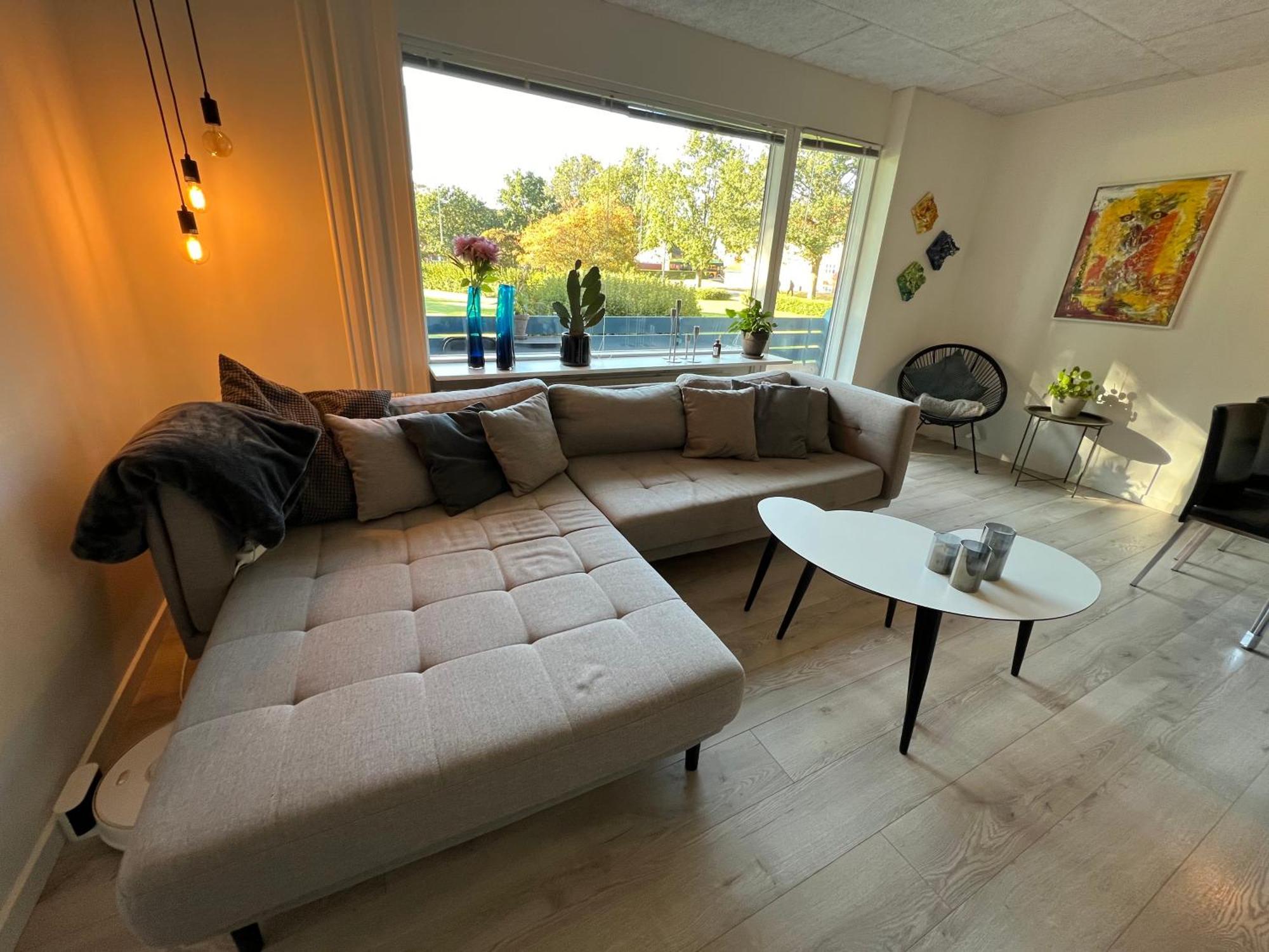 Nyrenoveret Lejlighed Med Balkon Og Parkering Esbjerg Luaran gambar