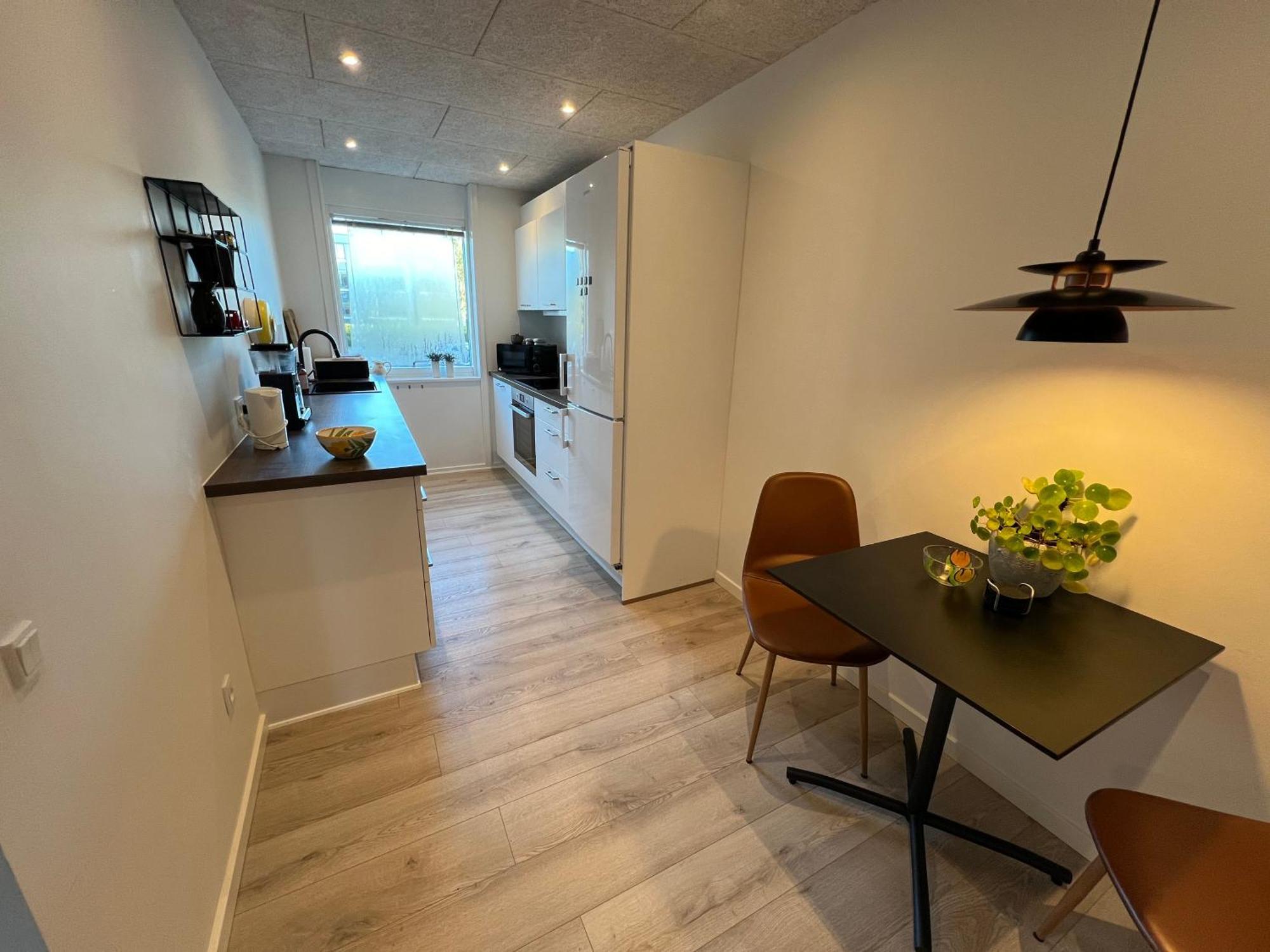 Nyrenoveret Lejlighed Med Balkon Og Parkering Esbjerg Luaran gambar